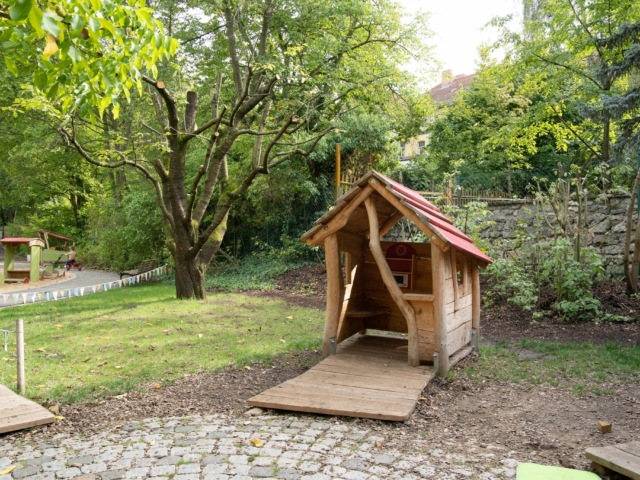 JUL Kitas in Thüringen - Fröbelkindergarten - Liebevolle und kompetenter Kindergarten in Weimar