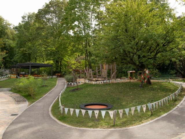 JUL Kitas in Thüringen - Fröbelkindergarten - Liebevolle und kompetenter Kindergarten in Weimar